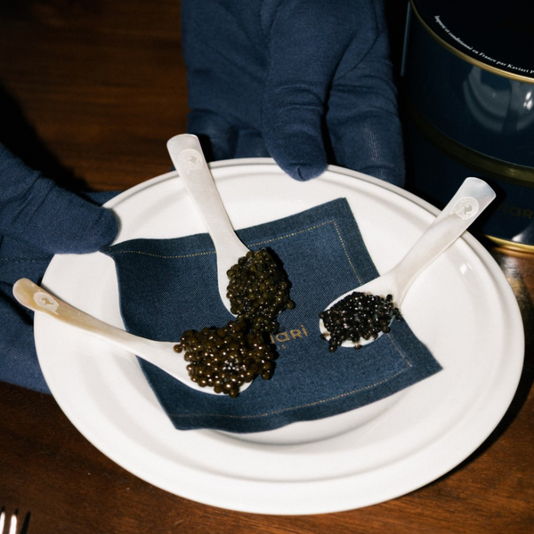 Comment ouvrir et déguster le caviar ?